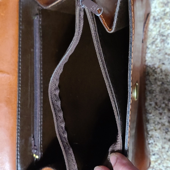 Vntg. LESAC Accordion Leather Crossbody Bag! CLEAN!! - Picture 10 of 16